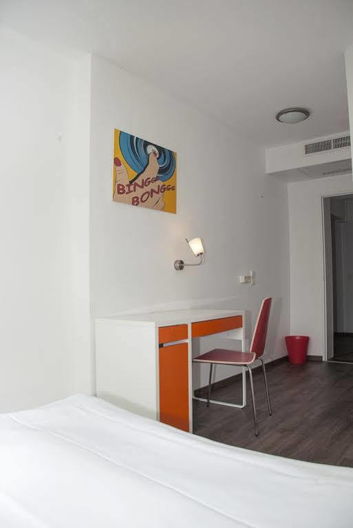 Hotel Schwarzer Adler Moers Ngoại thất bức ảnh
