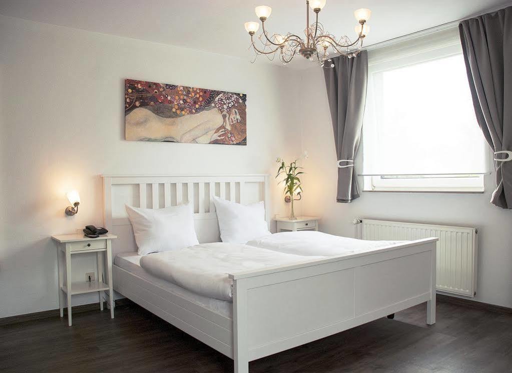 Hotel Schwarzer Adler Moers Ngoại thất bức ảnh